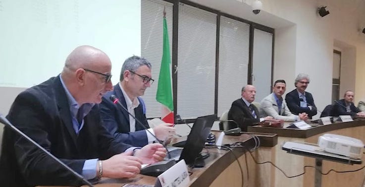 MAGNA GRAECIA E IL SILENZIO DELLA POLITICA I PARTITI PRIGIONIERI DEL CENTRALISMO