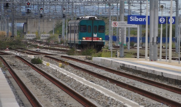 TRAFFICO SU ROTAIA: CALABRIA JONICA ISOLATA. ACCORDO FARSA TRENITALIA-REGIONE